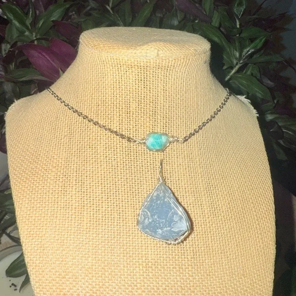 Calming crystal vibes set & blue bar necklace bundle
